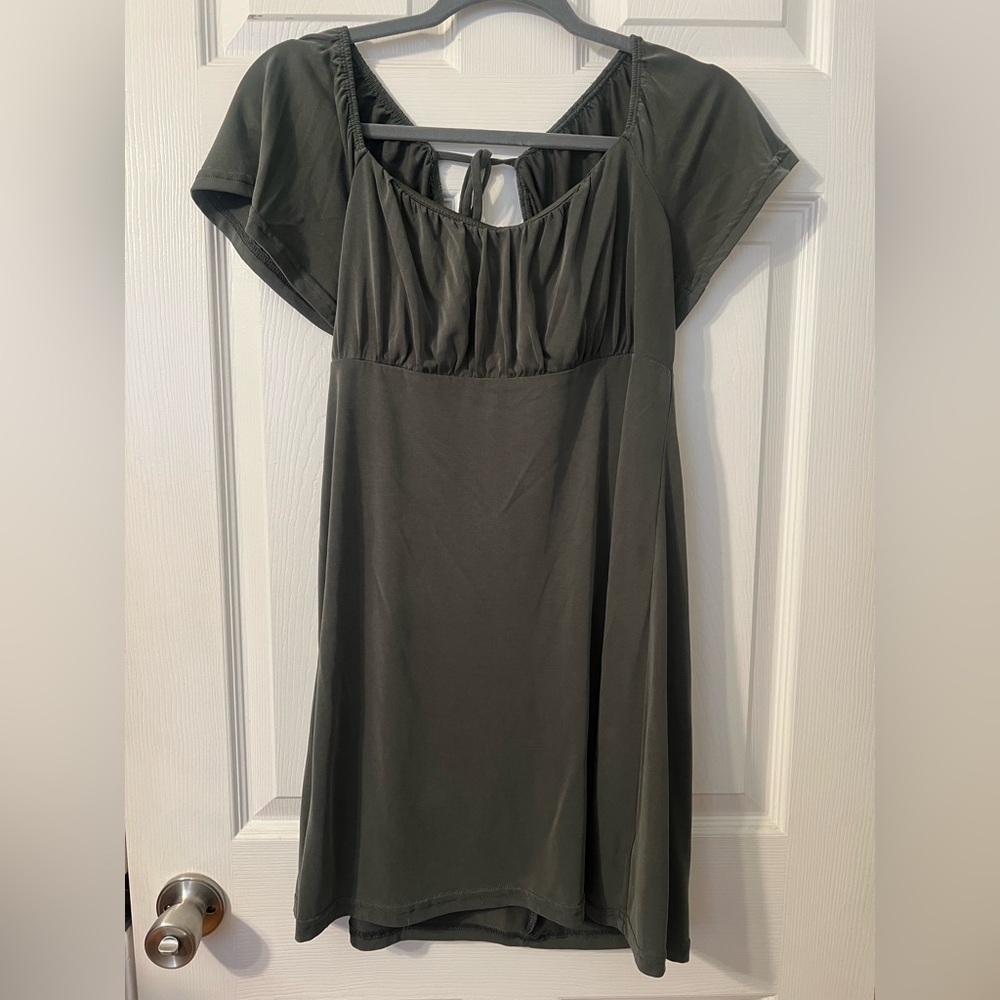 Francesca’s dark green sun dress
